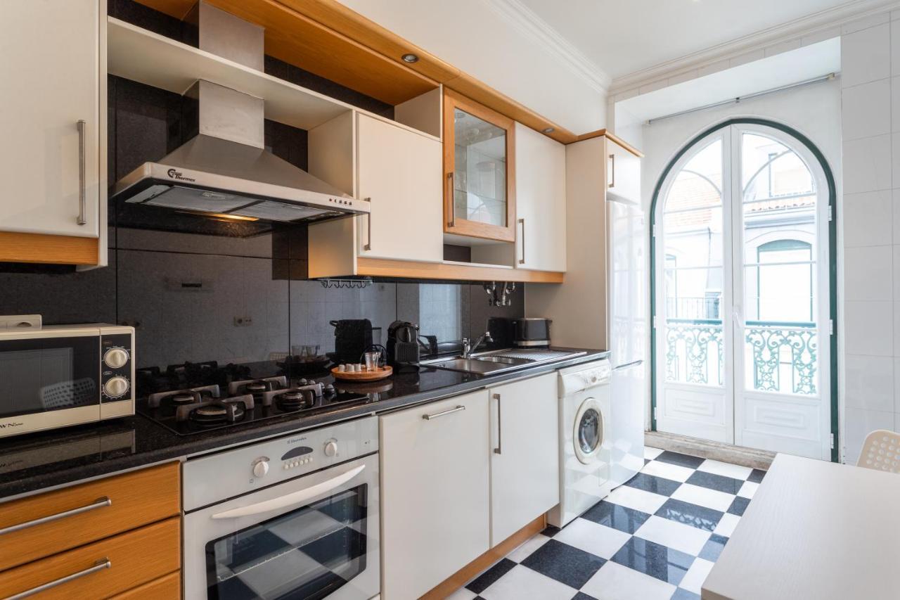 Living Chiado Apartment ลิสบอน ภายนอก รูปภาพ